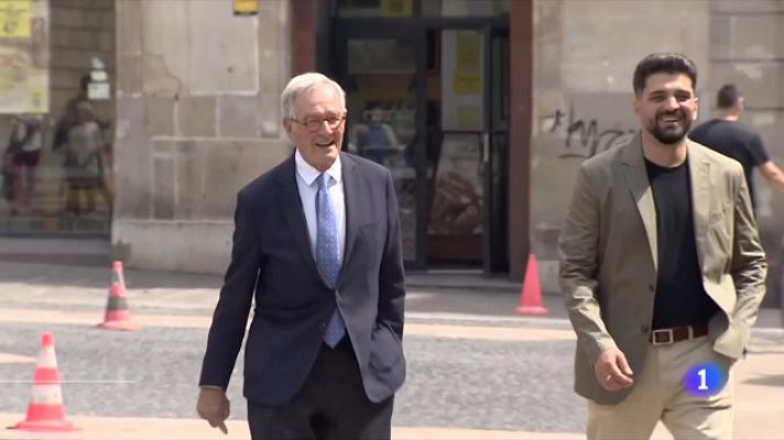 L'Informatiu - Continua la pugna a Barcelona per aconseguir l'alcaldia