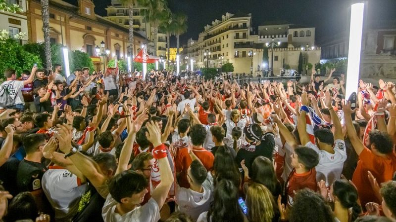 Alegría en las calles de Sevilla por la séptima Europa League