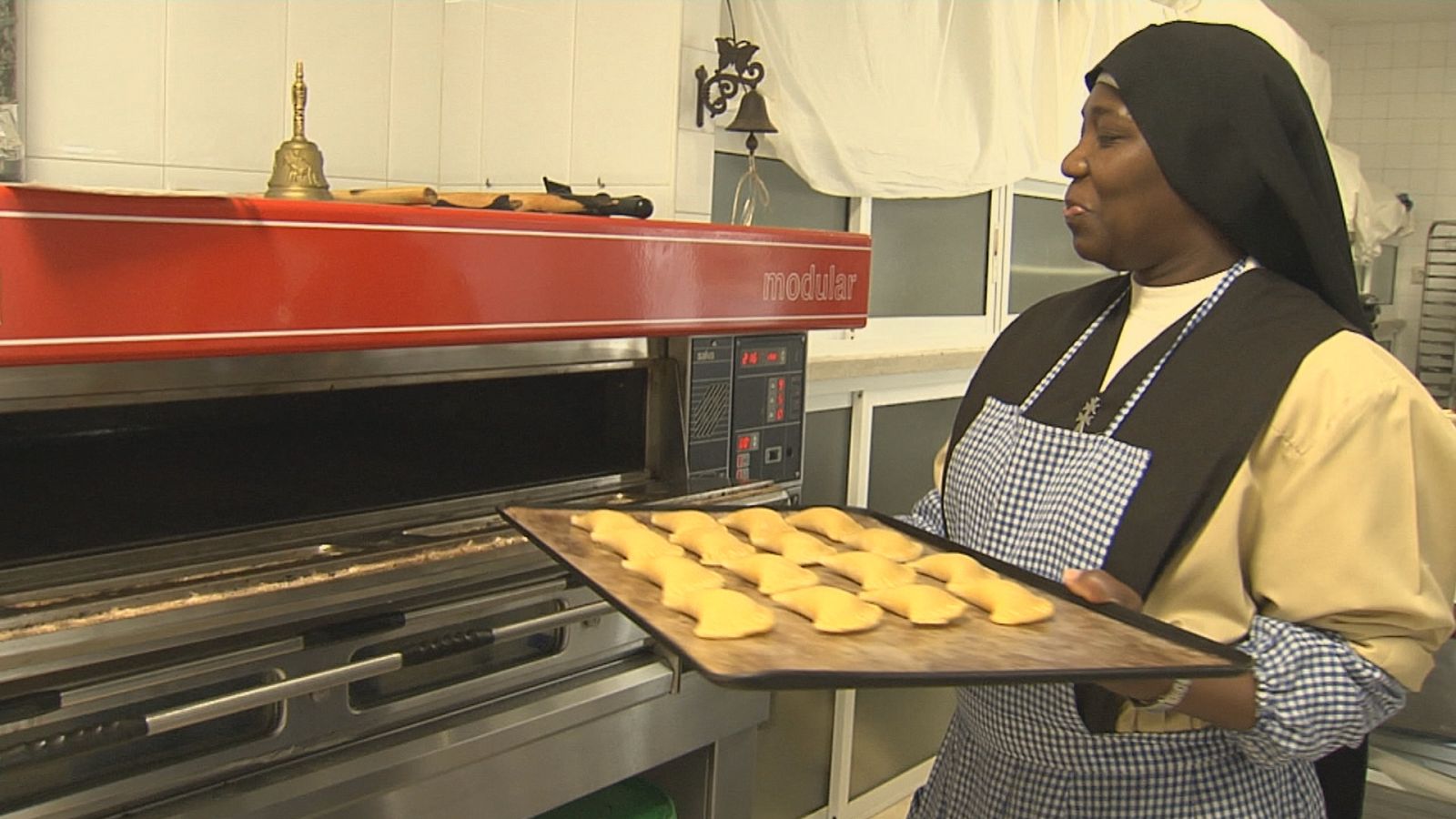 Aprietos en la clausura - Ver ahora