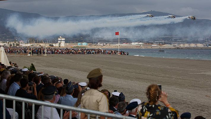 Informativo 24h - Las Fuerzas Armadas desembarcan en Motril (Granada): buques, paracaidistas y helicópteros en primera línea de playa