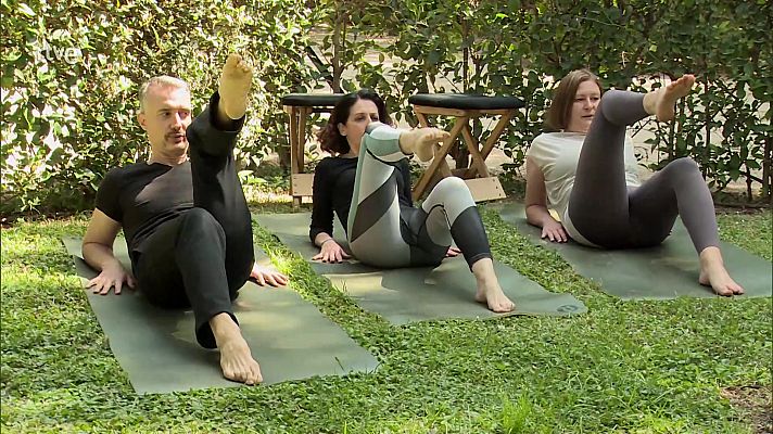 Saber vivir - Yoga y taichí al aire libre para estirar tus músculos