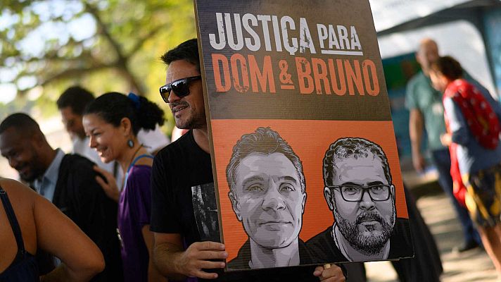 Informativo 24h - Brasil rinde homenaje al periodista Dom Phillips y al indigenista Bruno Pereira, asesinados hace un año en la Amazonia
