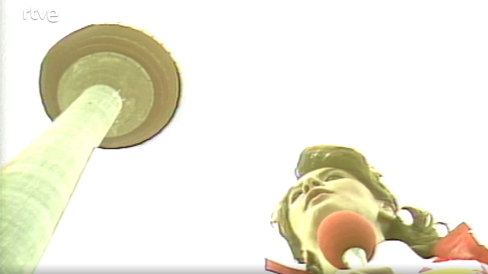 Brutos de la inauguración de Torrespaña y el pirulí en 1982