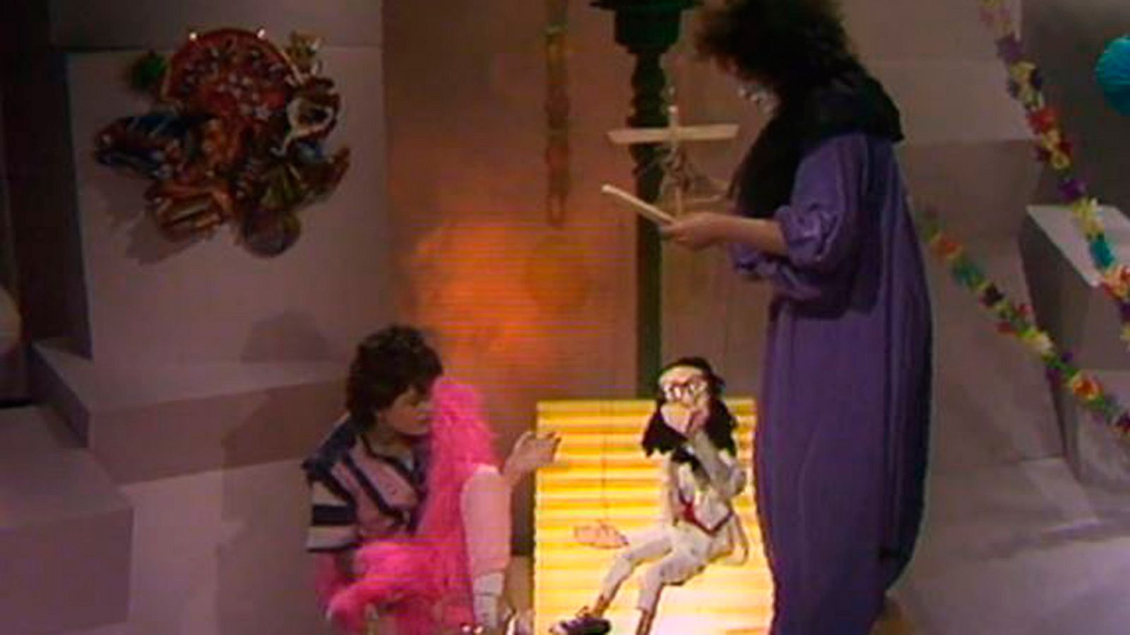 Arxiu TVE Catalunya - Planeta imaginari - Foc i fum, 1ª part