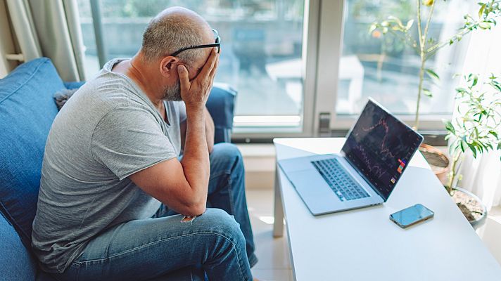 Telediario 1 - Récord de bajas laborales: los expertos señalan que se concentran en industria, construcción y servicios