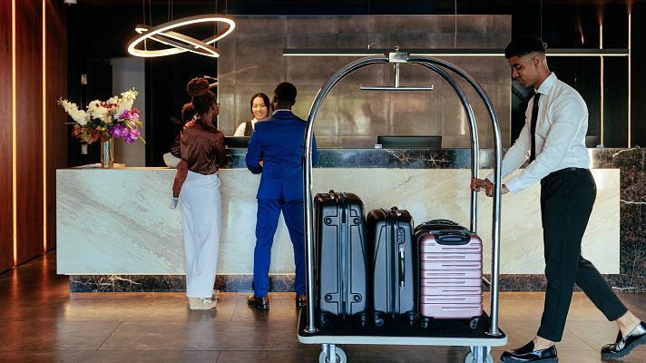 Telediario 2 - El sector hotelero no encuentra personal cualificado