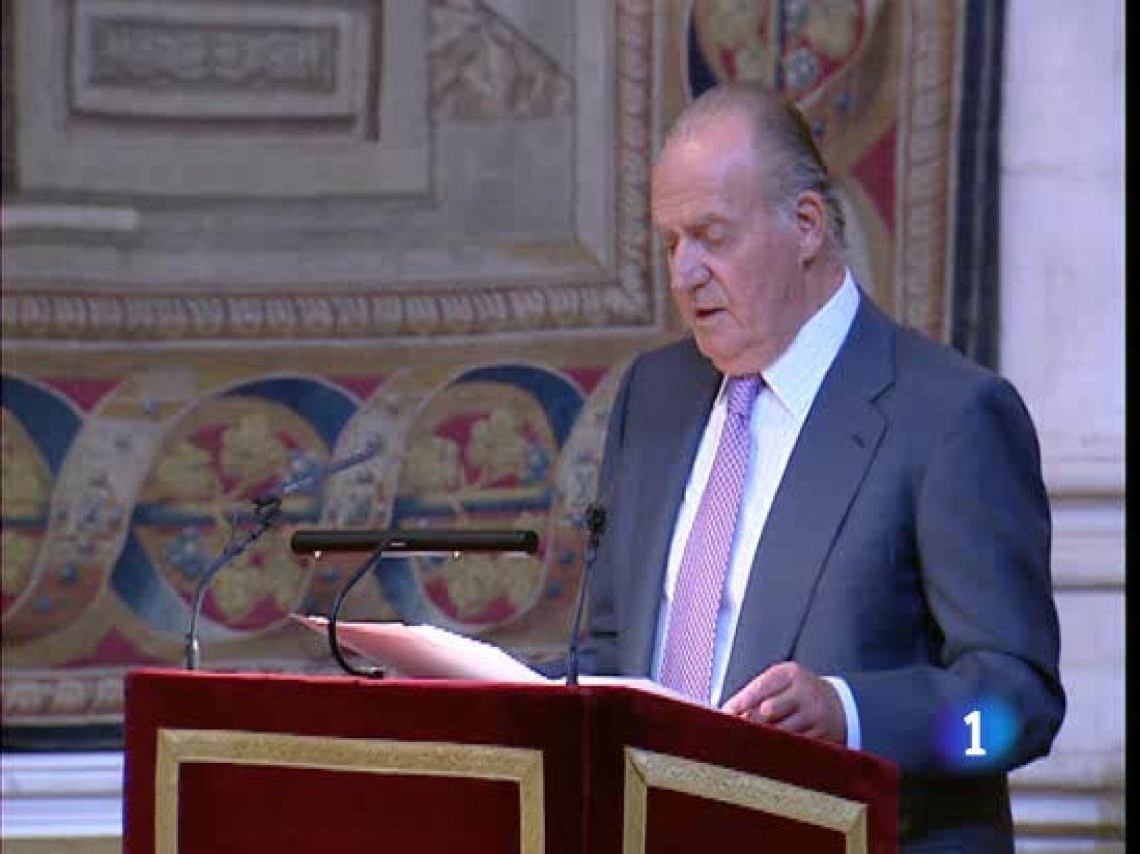 Con la crisis como telón de fondo el Rey ha pedido hoy un gran acuerdo para superar la situación económica | Ver