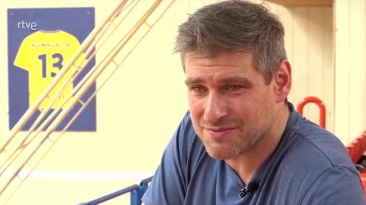 Telediario 2 - Julen Aginagalde deja las pistas, pero sigue en el balonmano