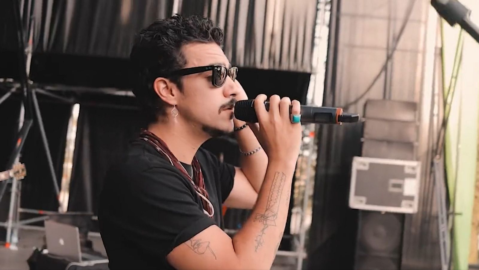 Gonzalo Hermida, autor de la BSO de La Promesa de TVE, presenta 'Ciudad Intermitente', su segundo disco