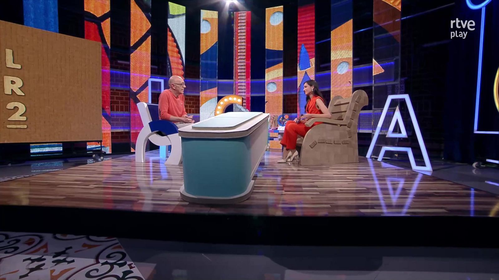 Culturas 2 - Entrevista a Manu Revilla - Culturas 2 | Ver