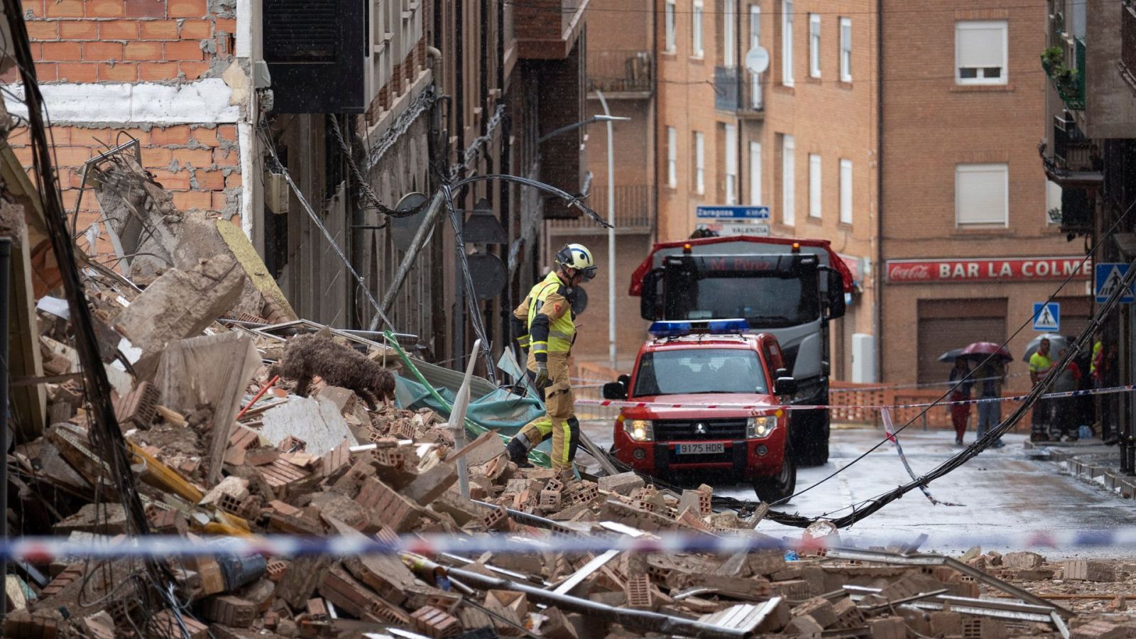 Javier, uno de los vecinos afectados: "Veinte minutos después de salir, el edificio se derrumbó" - Ver ahora