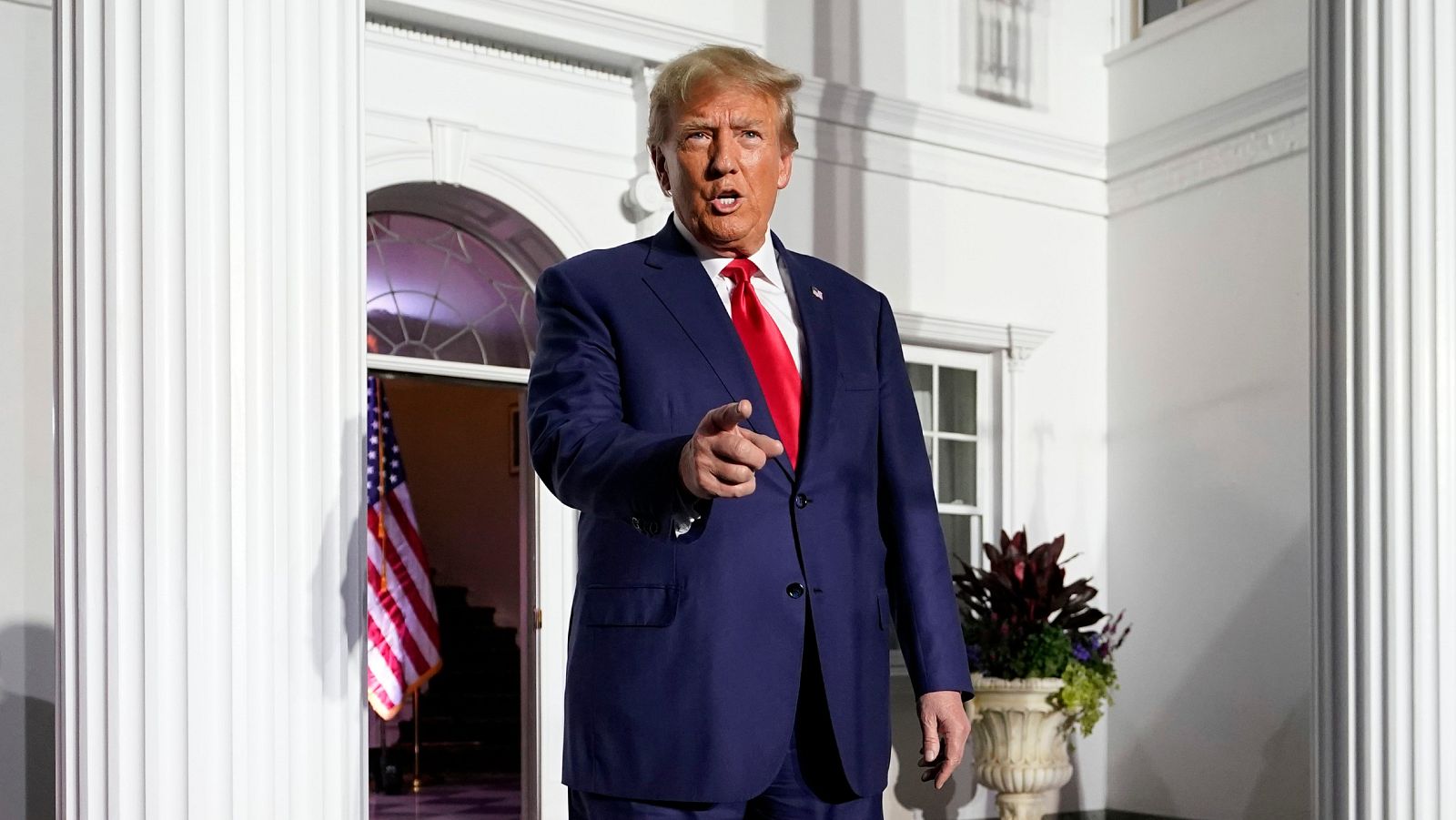 Trump declara en Miami y aprovecha la imputación para hacer campaña