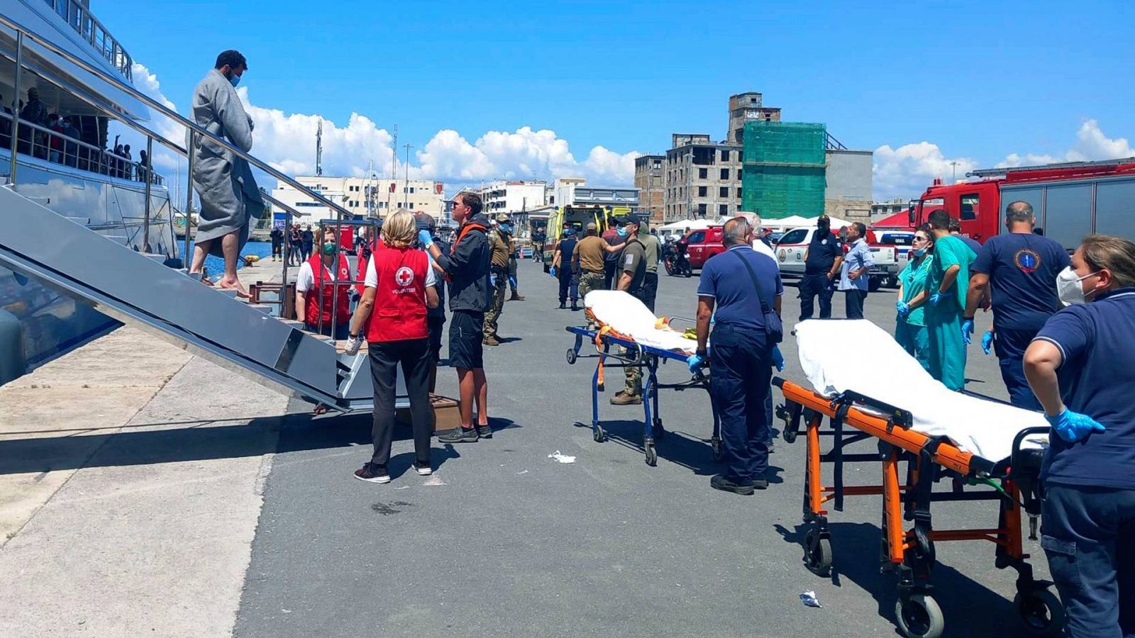 Un naufragio frente a costas de Grecia deja al menos 78 migrantes muertos