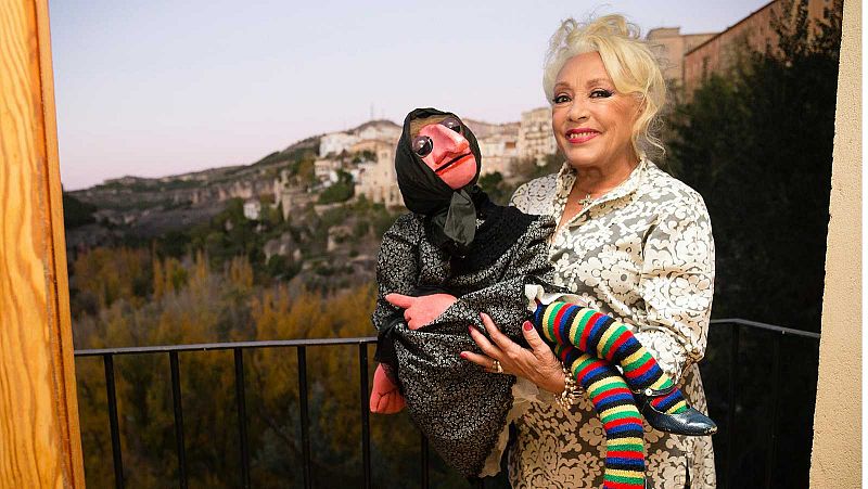 Muere la famosa ventrílocua 'Mari Carmen y sus muñecos' a los 80 años - Informativo 24h | Ver