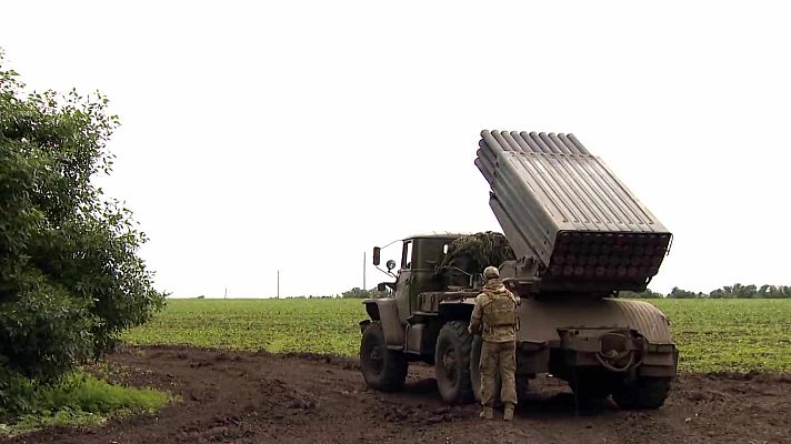 Telediario 2 - En el frente de Donetsk: "No sabemos a qué disparamos, sólo las coordenadas"