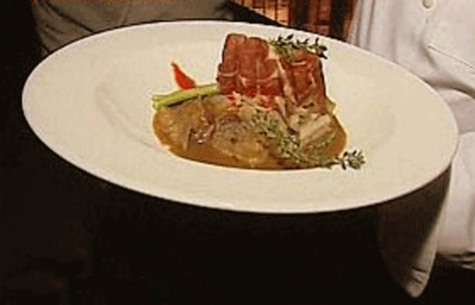 España Directo - Rabo de toro con setas - RTVE Cocina | Ver