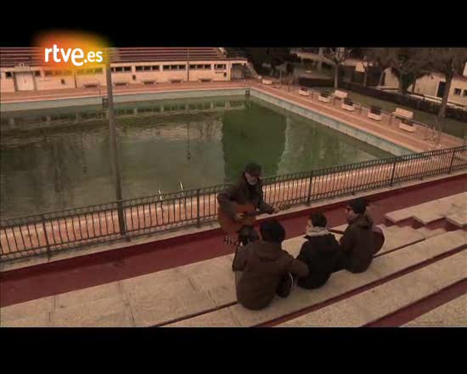 Fuera de Lugar. Maderita 'Trabajo de verano' - Fuera de lugar - Acústicos | Ver