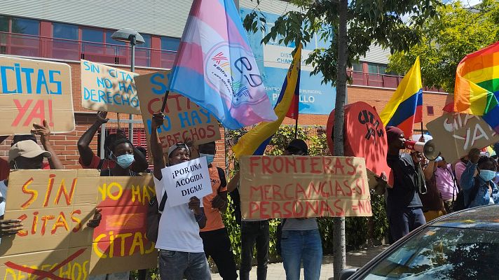 Telediario 1 - España acumula más de 120.000 solicitudes de asilo pendientes de resolver