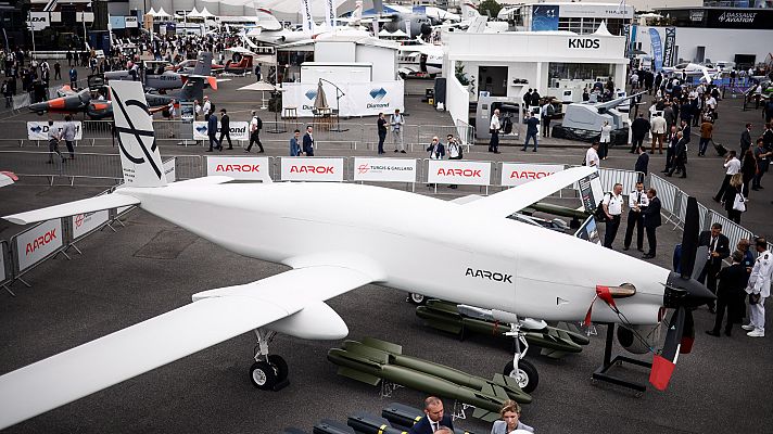 Telediario 2 - La Feria de la aeronáutica y del espacio de París, la más grande del mundo