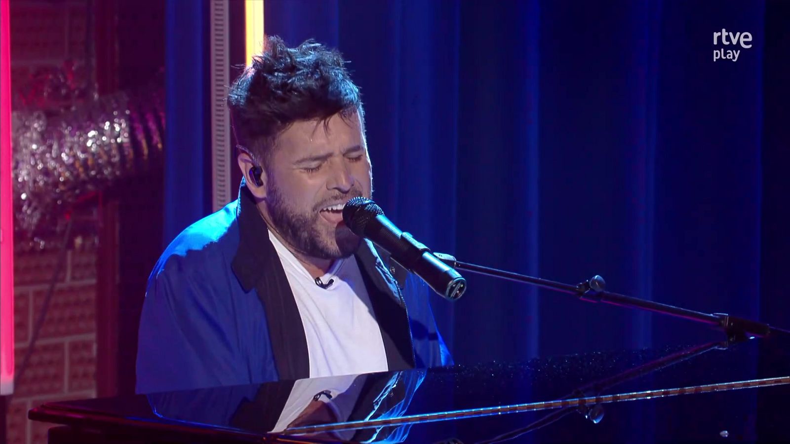 El Abrazo Más Grande De Todos Los Tiempos de Pablo López - Culturas 2 | Ver