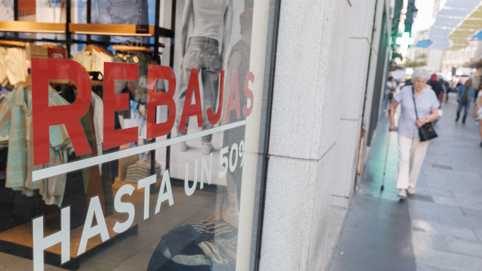Vídeo: Arrancan las rebajas de verano