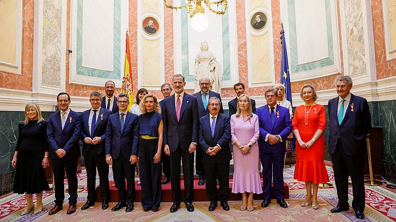 El Congreso homenajea a los expresidentes de las Cortes, testigos en primera línea de la historia de la democracia
