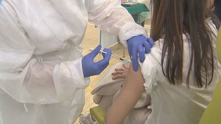 L'informatiu - Comunitat Valenciana - Afectades per les vacunes contra el coronavirus reclamen investigació específica