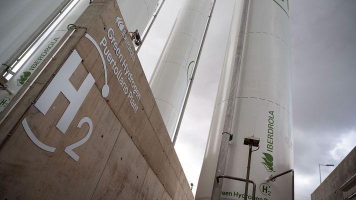 Telediario 2 - La guerra de Ucrania acelera la carrera por el hidrógeno verde en Europa