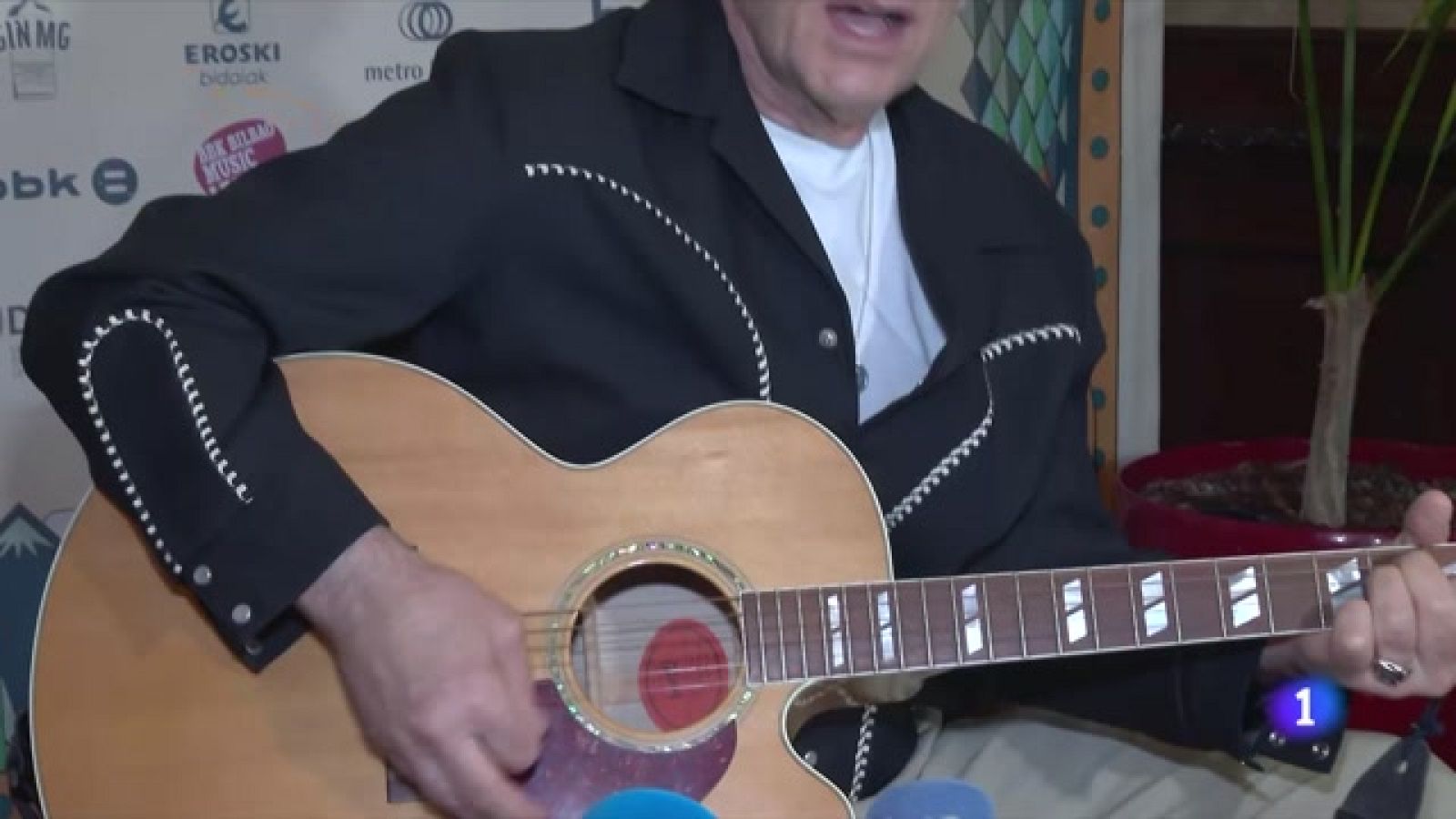 El rock clásico del californiano Chris Isaak -Ver ahora