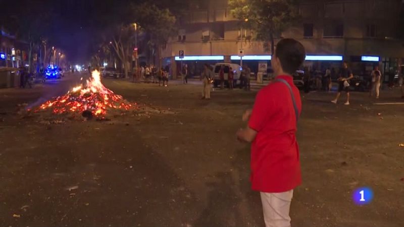 Revetlla multitudinària a Barcelona