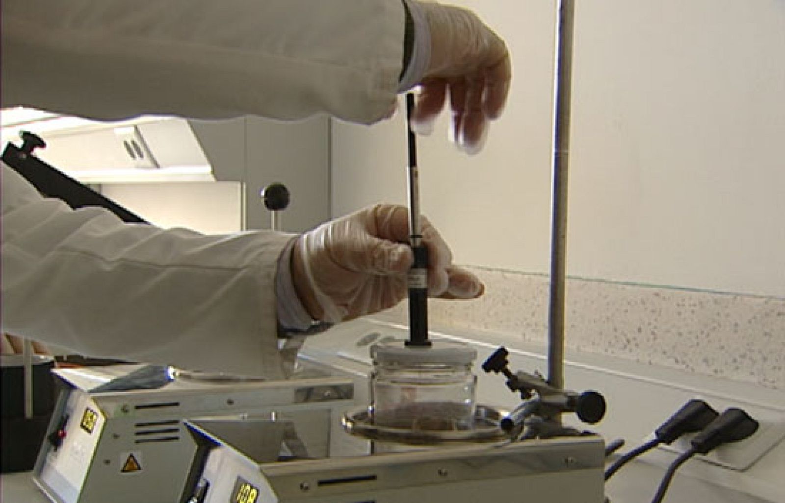 Reporteros del telediario - Cómo busca respuestas la Policía Científica - Reporteros del Telediario | Ver