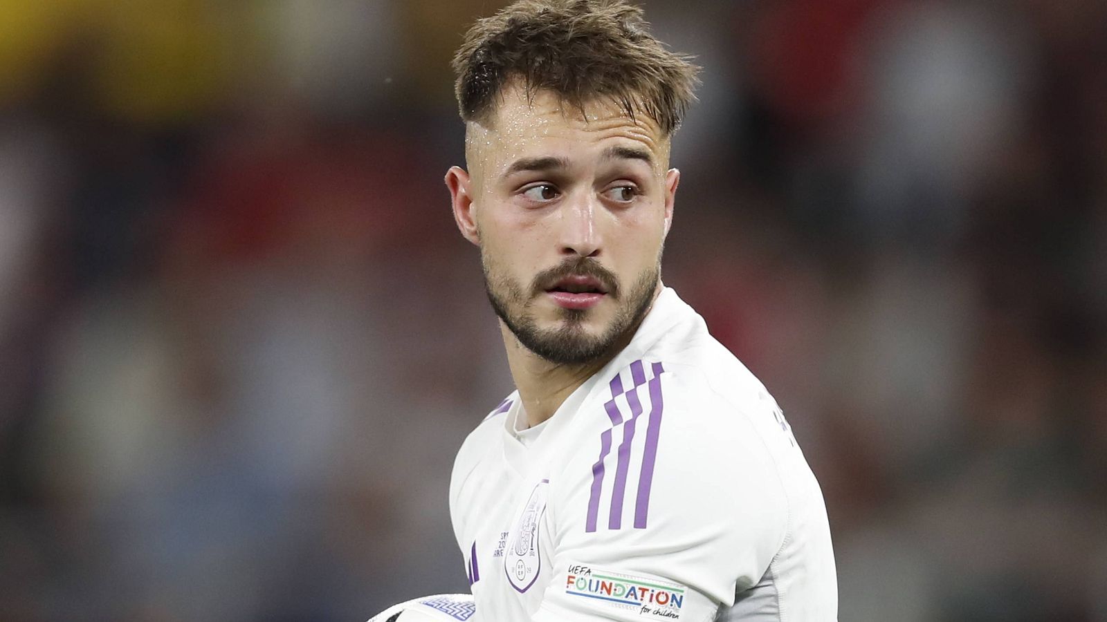 Arnau Tenas deja el Barça en pleno Europeo sub-21 - ver ahora