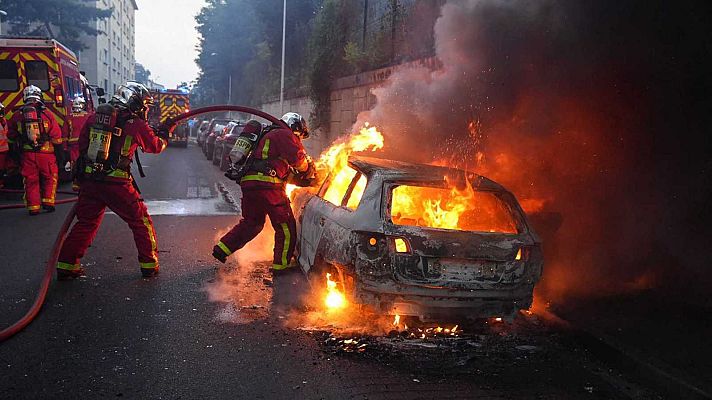 Telediario Matinal - Violentos disturbios en Nanterre tras las protestas por la muerte de un adolescente a manos de la Policía