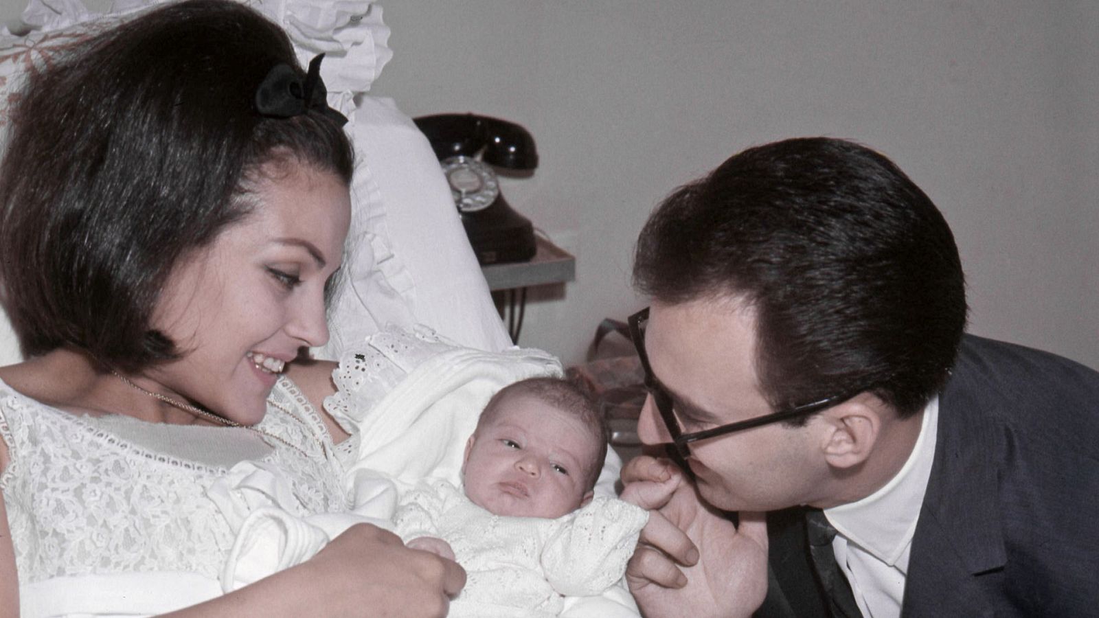 Los amores de Carmen Sevilla: se casó dos veces, con Augusto Algueró y con Vicente Patuel - Ver ahora