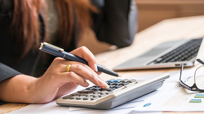 Hablando claro - ¿Está tardando en llegarte la devolución de la Renta?: las razones que puede haber tras el retraso