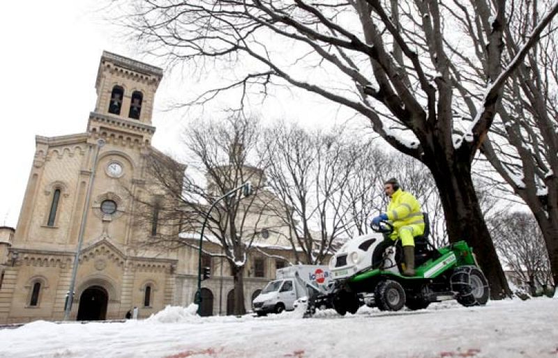 Telediario 2 en cuatro minutos - 12/02/10 | Ver