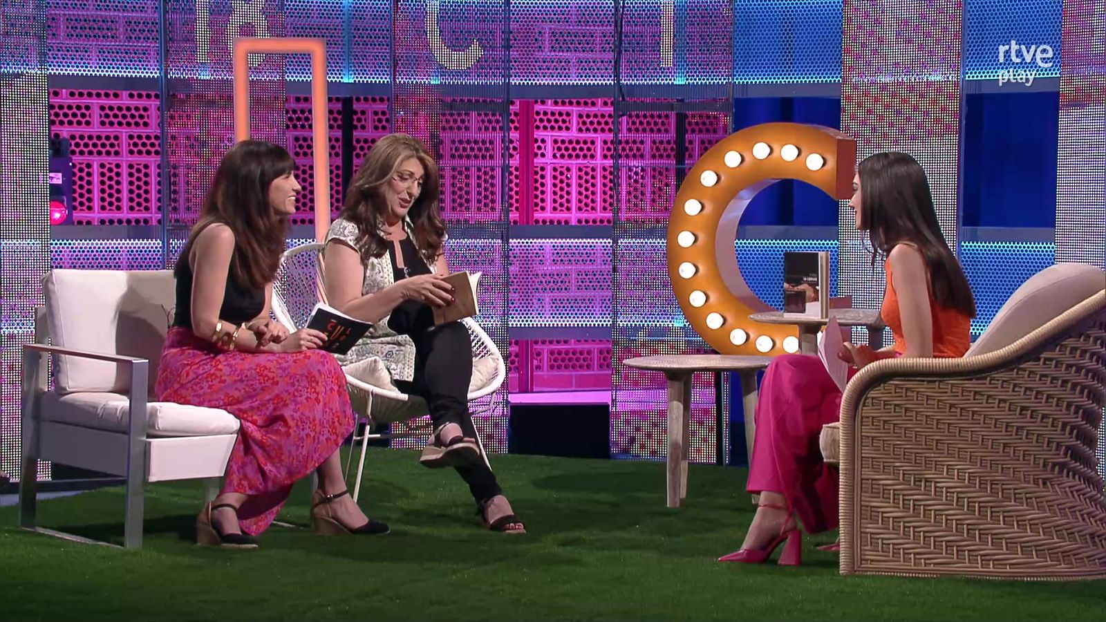 Culturas 2 - Entrevista a Rosana Acquaroni y Carolina Alba - Culturas 2 | Ver