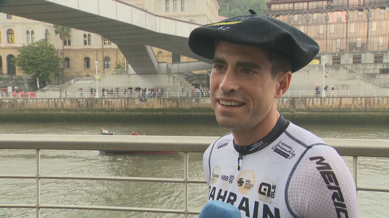 Mikel Landa: "Va a ser un arranque de Tour especial al correr en casa" - Ver vídeo