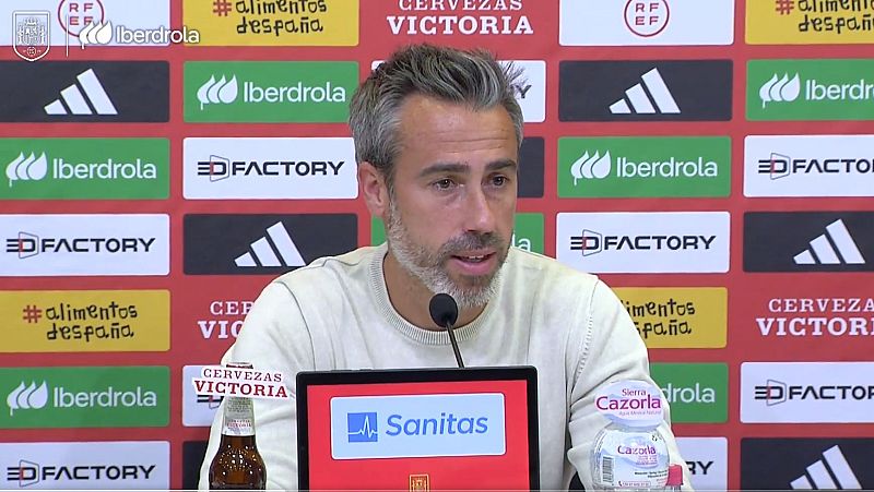 Vilda: "Seguimos con las mismas capitanas, pero también tenemos jugadoras con liderazgo como Alexia o Irene Paredes"