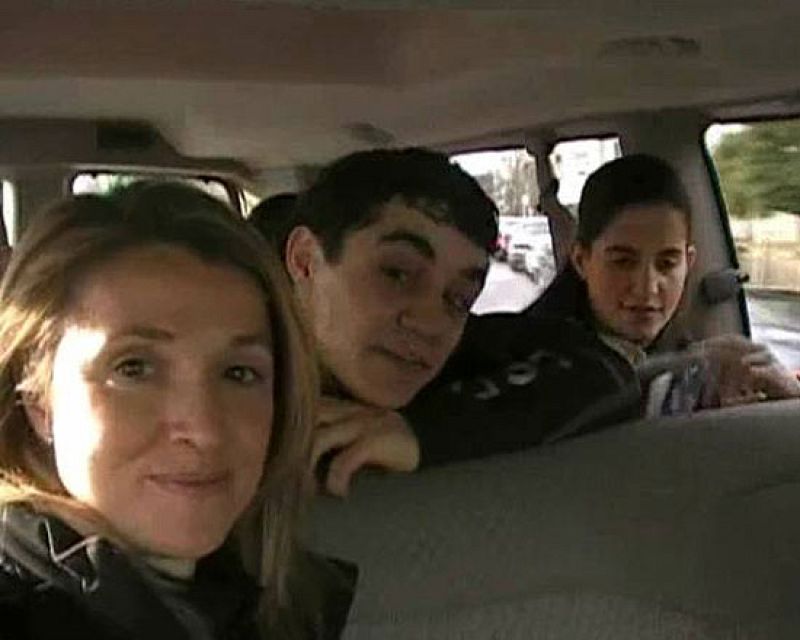 La llegada de Javi Fernández a la Villa Olímpica | Ver