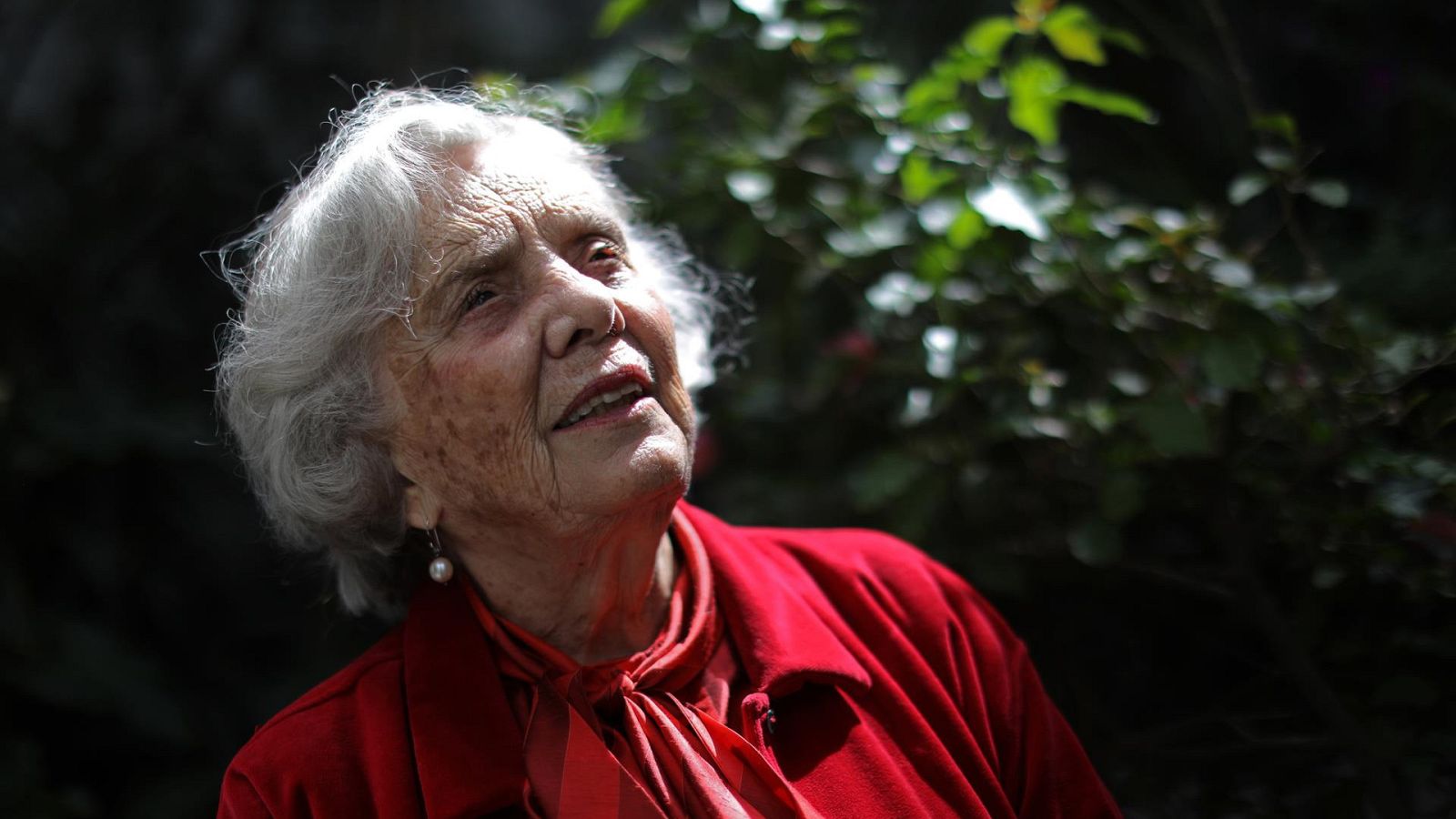 Elena Poniatowska: "La literatura le da sentido a tu paso por la vida" - Fin de semana 24h | Ver
