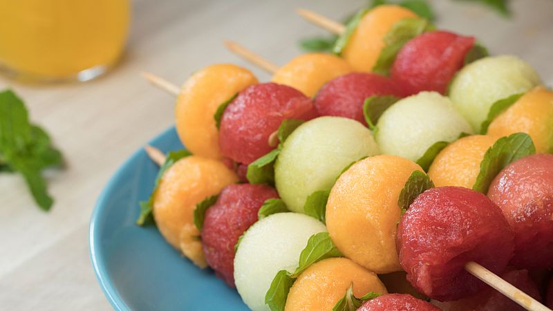 Receta de brochetas saludables de carne y fruta de Marta Verona - Saber vivir | Ver