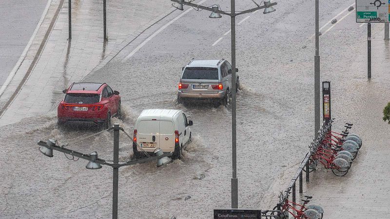 La lluvia y el granizo provocan fuertes daños en Zaragoza - La tarde en 24h | Ver