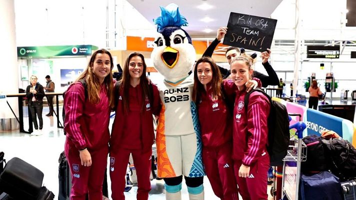 Telediario Fin de Semana - La selección femenina de fútbol ya está en Nueva Zelanda