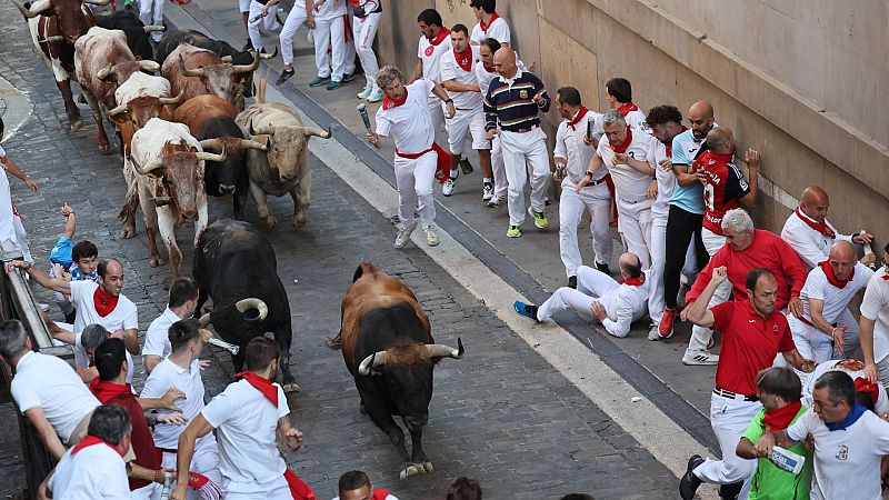 Cuarto encierro de San Fermín 2023 rápido y peligroso con toros de Fuente Ymbro