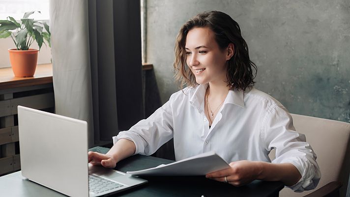 AQUÍ HAY TRABAJO - Digitalización para el empleo - ver ahora