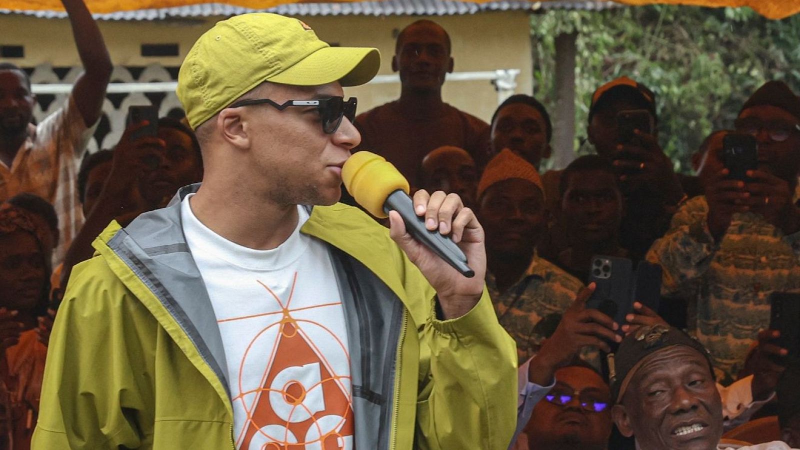 Mbappé apoya a Vinicius en la causa contra los insultos racistas | Ver