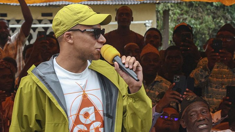 Mbappé apoya a Vinicius en la causa contra los insultos racistas | Ver