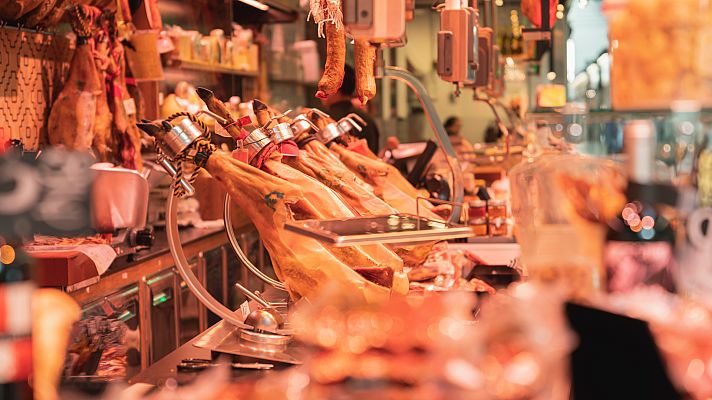 Telediario 1 - Una charcutería de Barcelona cobra 5 euros a los clientes que solo entran a mirar
