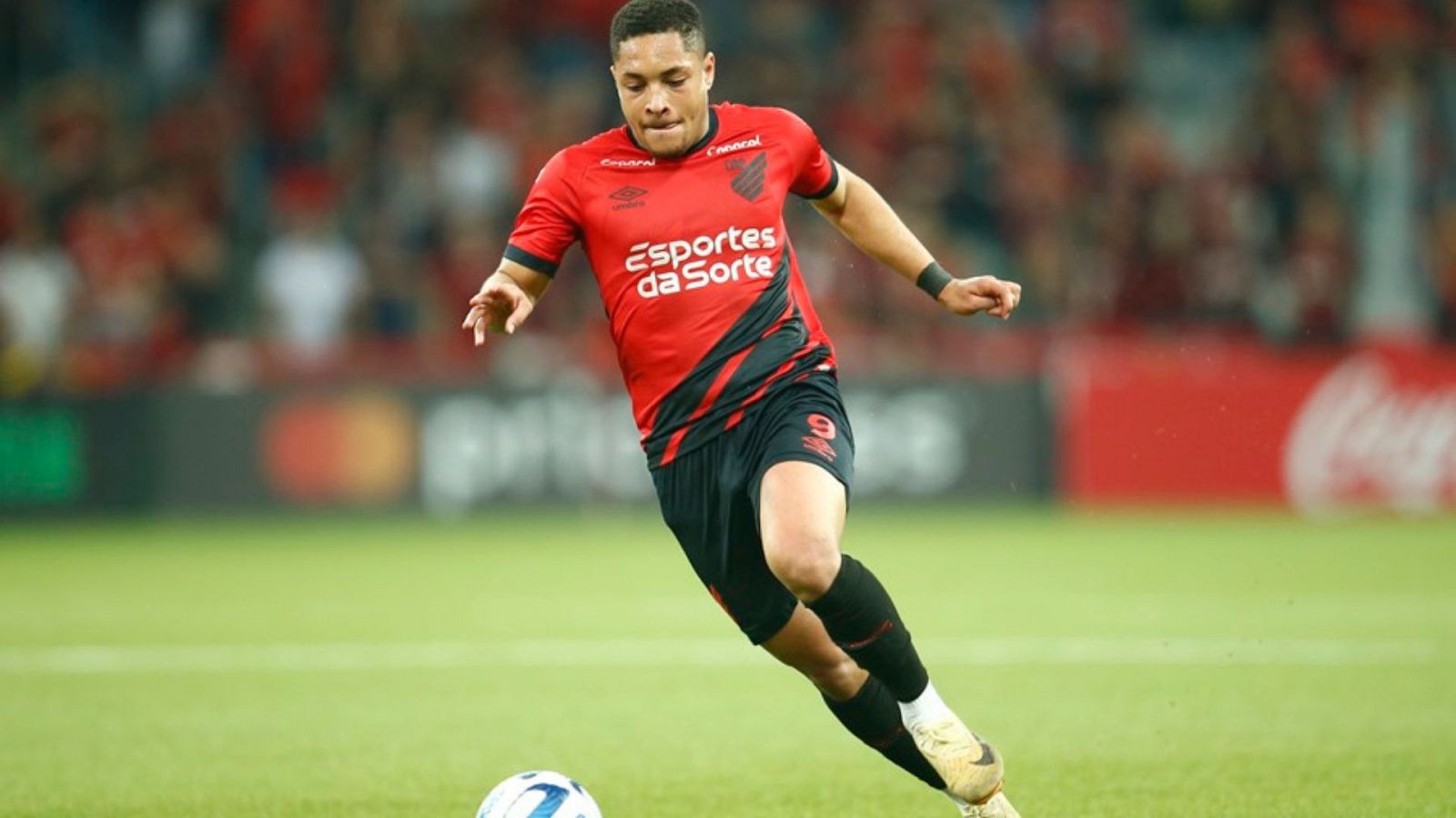 Vitor Roque, tercer fichaje de un Barça que busca más incorporaciones